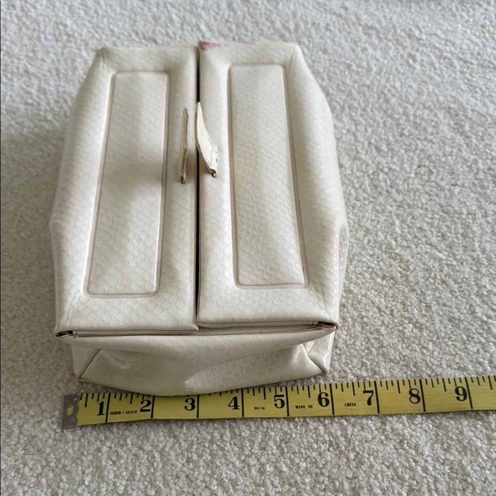 Vintage St Thomas Flip-Top Travel Valet Kit